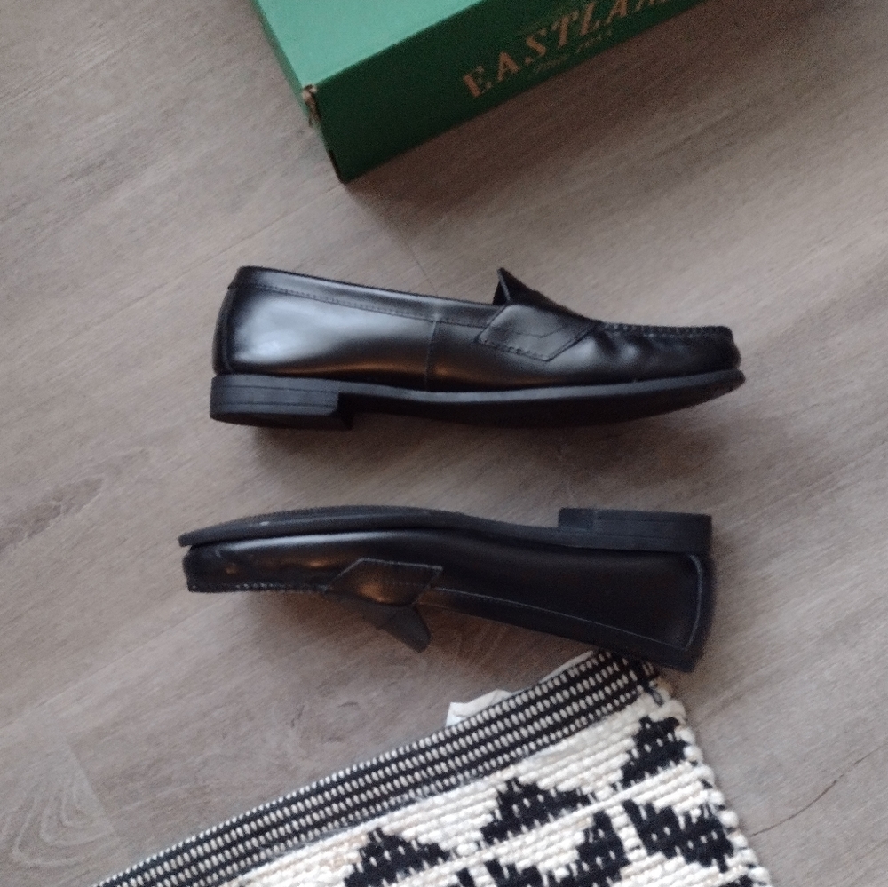Eastland leather Classic II penny loafer women, 11 narrow - Picture 5 of 14
